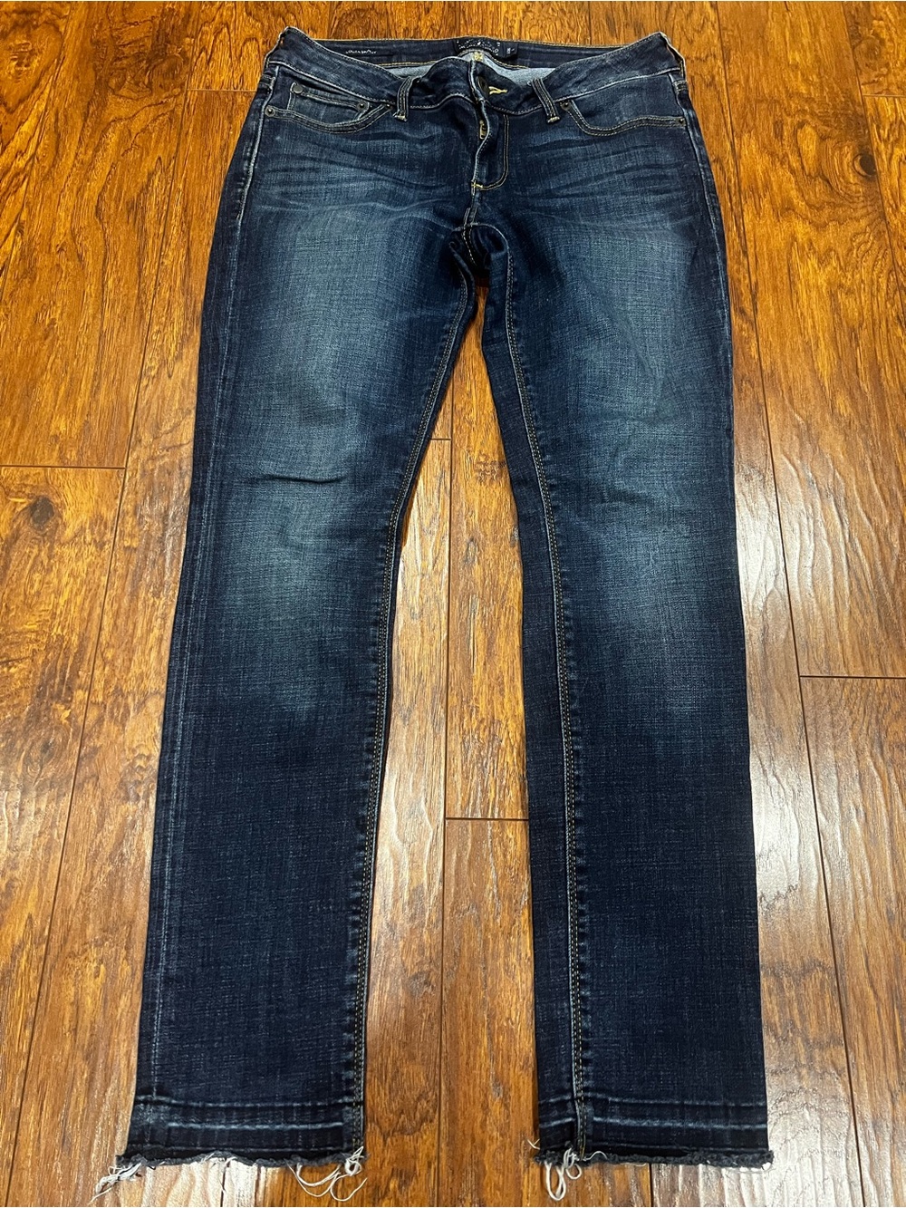 Lucky Brand Lolita Jeans Women’s SZ 2/26 Raw Hem Low Rise Dark Wash Stretch